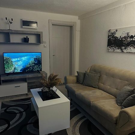 Anka Apartment Stip Luaran gambar