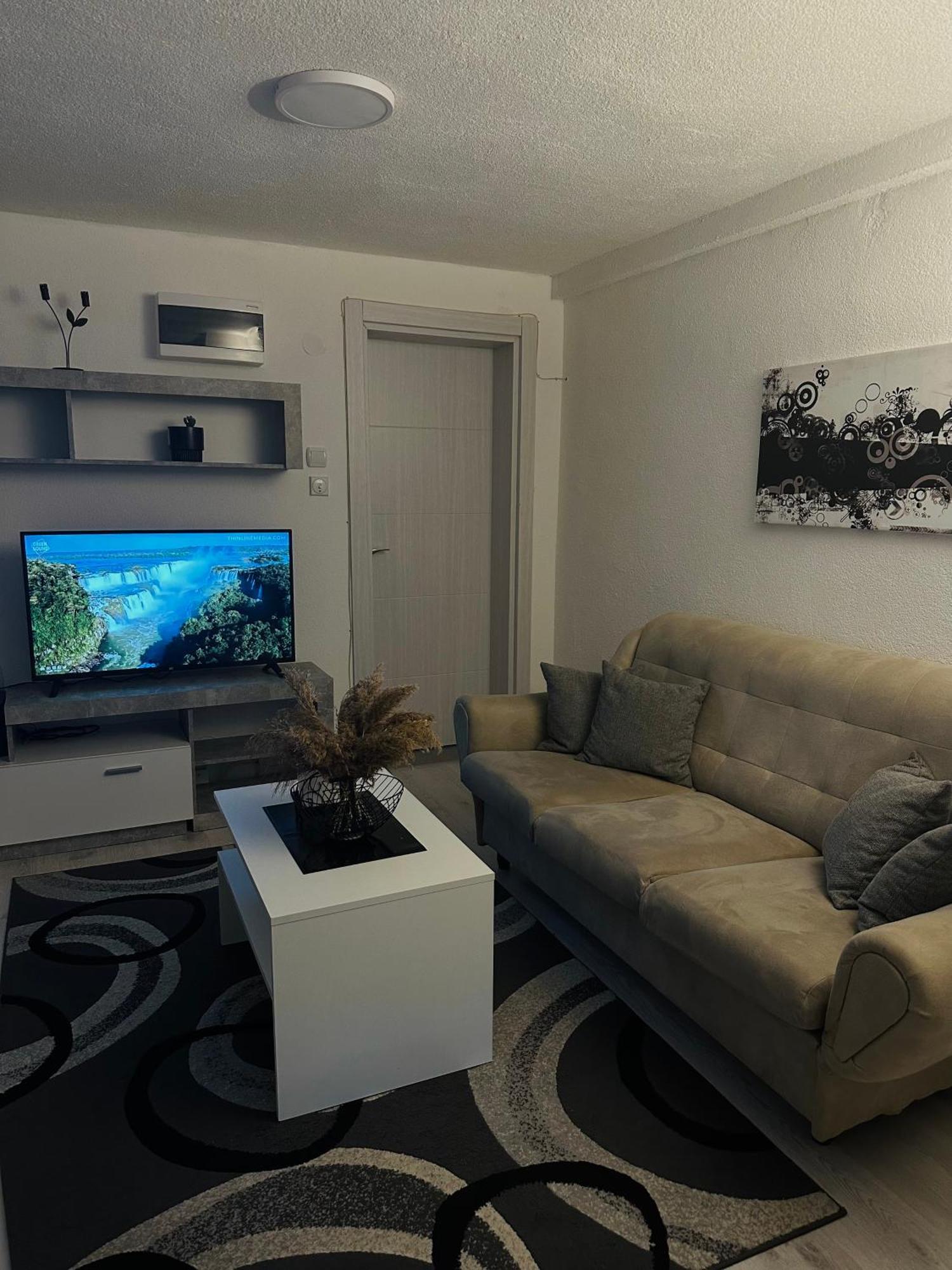 Anka Apartment Stip Luaran gambar